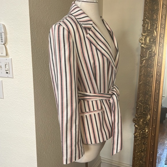 Marciano Stunning, Red and Blue Striped Blazer with belt and satin lining Size M - Picture 3 of 7